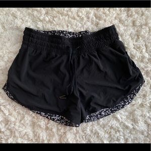 Lululemon “choose a side” short